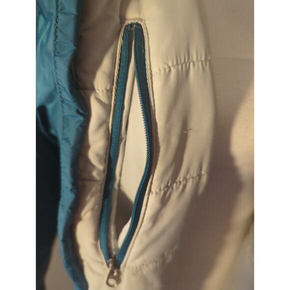 The North Face aquamarine lightweight windbreaker nylon jacket - Picture 10 of 13